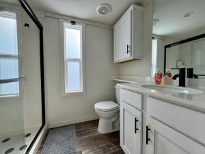 The Cozy Cloud with Pool and Hot Tub