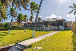 Casa Beira-Mar com Piscina em Jacumã by Qavi