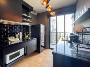 Near BTS l Workspace and Kitchen - Pool and Gym l Sontana