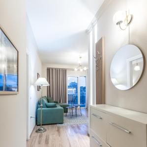 Skyline Sunset & City View - Modern 1BR Central Tirana