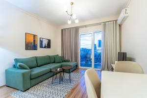Skyline Sunset & City View - Modern 1BR Central Tirana