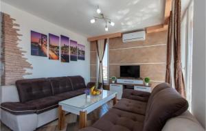 Awesome Apartment In Vodice With Wifi