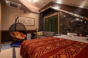 Charme Hotel, Romantic Hideaway in Central Tokyo