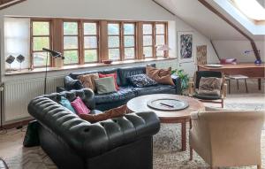 2 Bedroom Cozy Apartment In Hundested