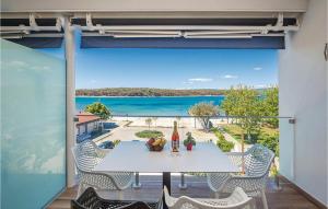 Gorgeous Apartment In Punat With House Sea View