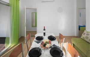 Lovely Home In Tinjan