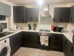 Cozy Bridgwater Taunton Contractor House