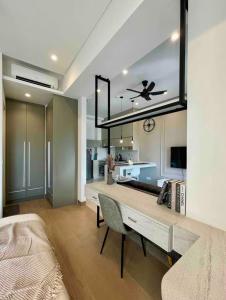 Lucentia Suties Rooftop pool by Lalaport KL