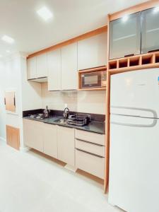 Apto 2 quadras da praia, perto da praça Boianovski