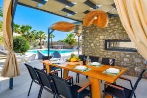 Villa Apollon Lindian Palm by Villa Plus