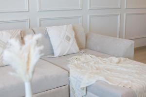 Luxury 3 BR in Dubai Marina By dPie DEC T1 503