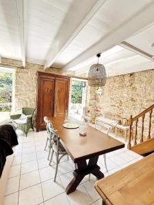 733-Maison bretonne en pierre proche plages et GR3