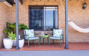 Oceans 21 Caves Beach