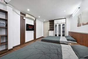 NGUYEN GIA - Dinh Cong Trang