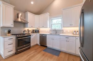 The Whistling Oyster - C8399 Oceanside, Pool, Hot Tub, Pool Table, Volleyball