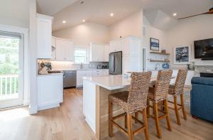 The Whistling Oyster - C8399 Oceanside, Pool, Hot Tub, Pool Table, Volleyball