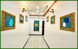 HOTEL - P & D - PALACE Near Kashi Vishwanath Temple - Fully Air Conditioning With Free Wi-Fi Facilities - BEST HOTEL IN VARANASI