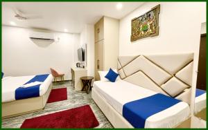 HOTEL - P & D - PALACE Near Kashi Vishwanath Temple - Fully Air Conditioning With Free Wi-Fi Facilities - BEST HOTEL IN VARANASI