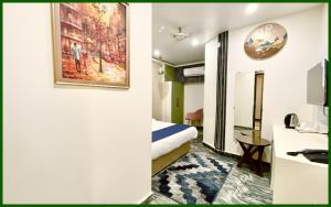 HOTEL - P & D - PALACE Near Kashi Vishwanath Temple - Fully Air Conditioning With Free Wi-Fi Facilities - BEST HOTEL IN VARANASI