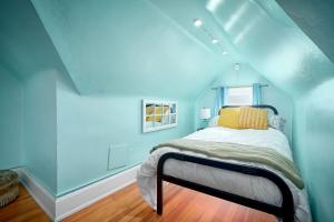 Capitol-Side • Downtown • Attic Harry-Potter Door