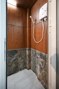 NGUYEN GIA - Dinh Cong Trang