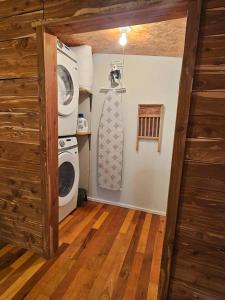 Cabin near Dogwood Canyon, Top of the Rock, Branson