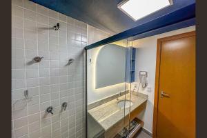 Studio 4pessoas, WiFi, Sauna, Enxoval, Arcos da Lapa, a 5 minutos da Petrobras, próximo a VLT e Metro para Copacabana