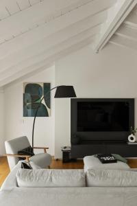 The Golden Duo Two luxury units in one building by Aura Luxury Collection