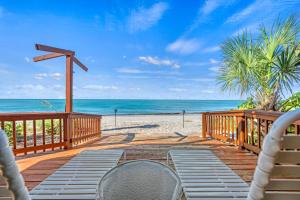 Gulf Front Escape with Private Deck & Beach Access, Pet Friendly