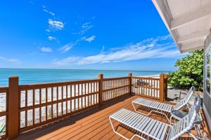 Gulf View Escape on the Beach at Resort with Pool, Kayaks, and More!