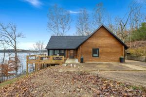 Horizon Hideaway-ON Beaver Lake-Hot Tub-Sunroom