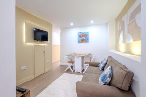 Modern 4BR Home Near Morriston Hospital