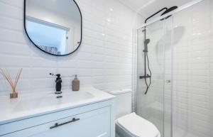 White Apartment, Town Centre