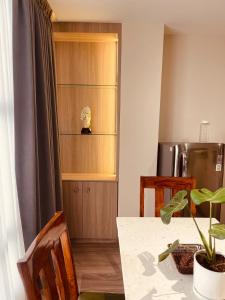 LA Apartment