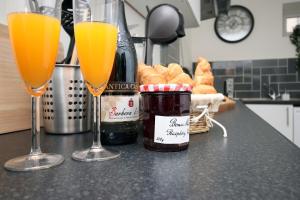 Kingsway House - WIFI - Parking - Spacious 4 Bed