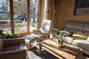 Charming house in Sarzeau with flower garden