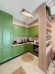 Twenty-five peaks apartment with garage