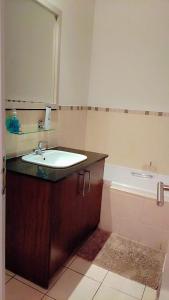 Sandton 77 Grayston Dr