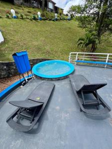 Chalet Lago Calima - Piscina Natural y Jacuzzi