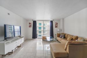 Luxe 2BD Unit | W Sauna, Pool & Gym access