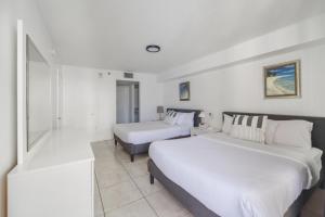 Luxe 2BD Unit | W Sauna, Pool & Gym access