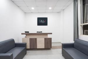 Hotel O Noida Sky Suites Sector 44 Near botanical metro