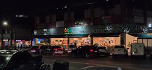 Capital 307 - Sala, Cozinha e Quarto com Banheiro