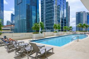 Luxe 2BD Unit | W Sauna, Pool & Gym access