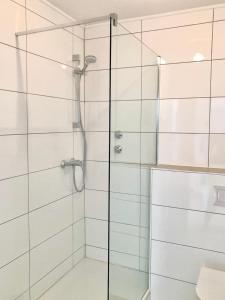 Simple bright 3-room apartment with balcony