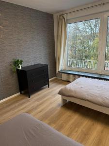 Simple bright 3-room apartment with balcony