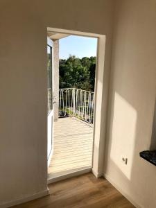 Simple bright 3-room apartment with balcony