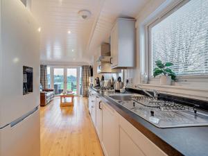 1 Bed in Langbank 73846