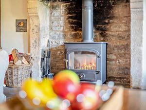 4 bed in Calver PK939