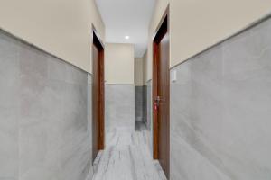 Super Collection O Tollygunge Metro Station Kolkata Formerly Mahamaya Step Inn